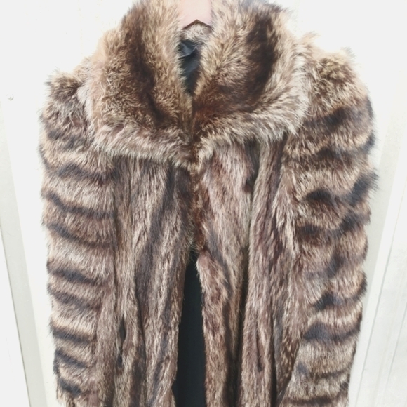 REAL FUR RACCOON STROLLER COAT W/ Hooks and Button SIZE LARGE/XLARGE - Picture 12 of 12